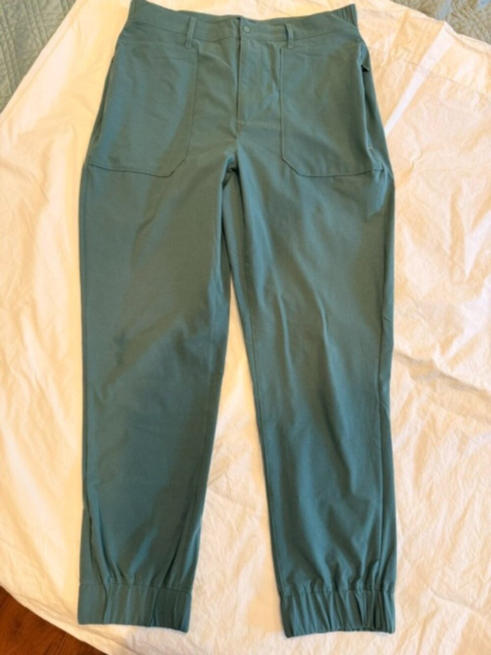 Excellent condition Drifted women's pants, Green, Size L, Tapered Leg